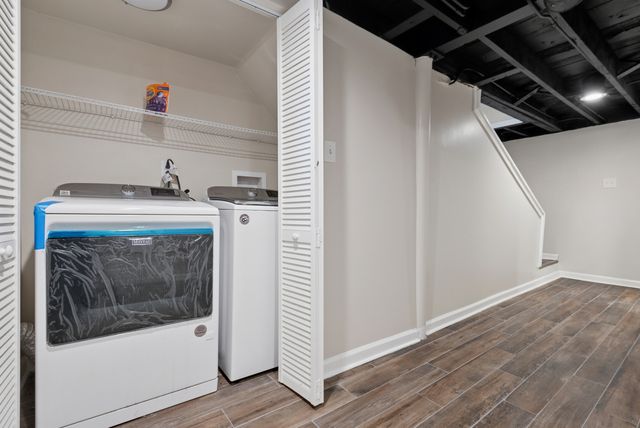 9127 S Essex Avenue, Chicago, IL 60617