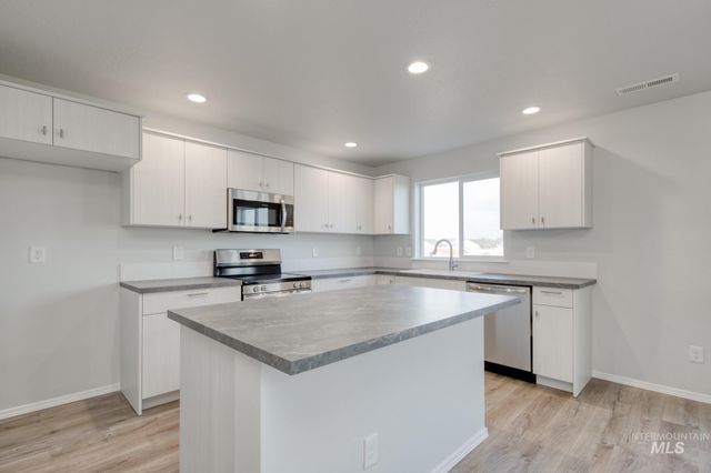 5009 Endicott Dr, Caldwell, ID 83605