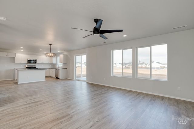 5009 Endicott Dr, Caldwell, ID 83605