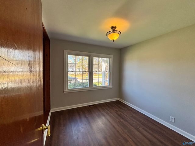 3109 Hillsboro Road SW, Huntsville, AL 35805