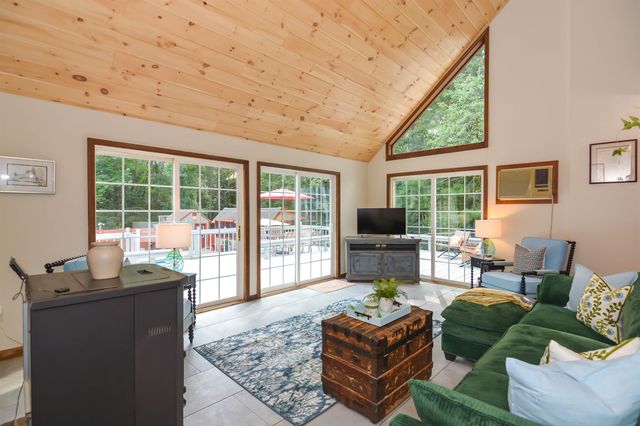 311 Rattlesnake Hill Road, Auburn, NH 03032