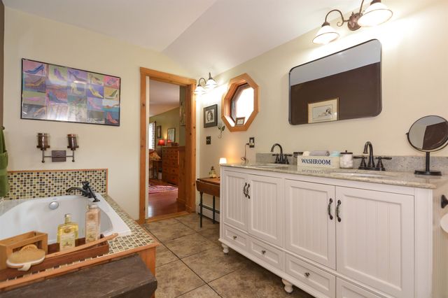 311 Rattlesnake Hill Road, Auburn, NH 03032