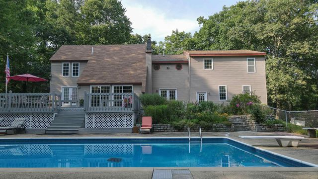 311 Rattlesnake Hill Road, Auburn, NH 03032