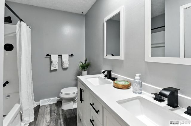 12830 Emiline Street, Omaha, NE 68138