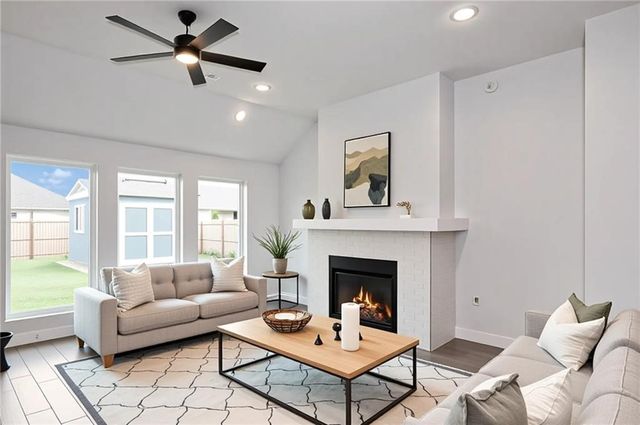 260 S Maroon Avenue, Fayetteville, AR 72704