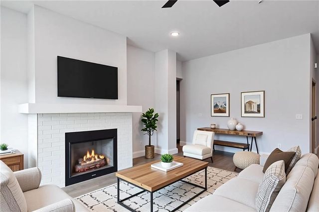 260 S Maroon Avenue, Fayetteville, AR 72704