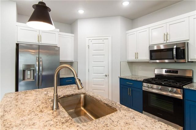 260 S Maroon Avenue, Fayetteville, AR 72704