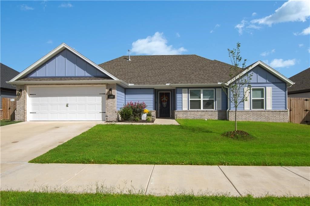 260 S Maroon Avenue, Fayetteville, AR 72704