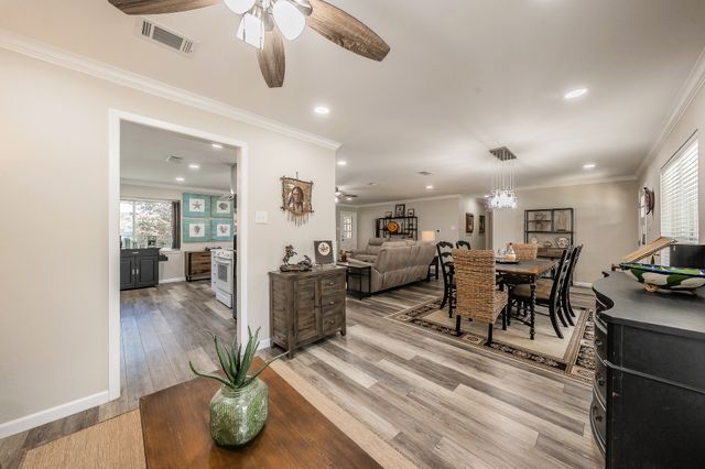 5004 Blackstone Drive, River Oaks, TX 76114