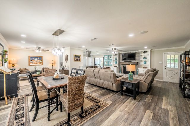 5004 Blackstone Drive, River Oaks, TX 76114
