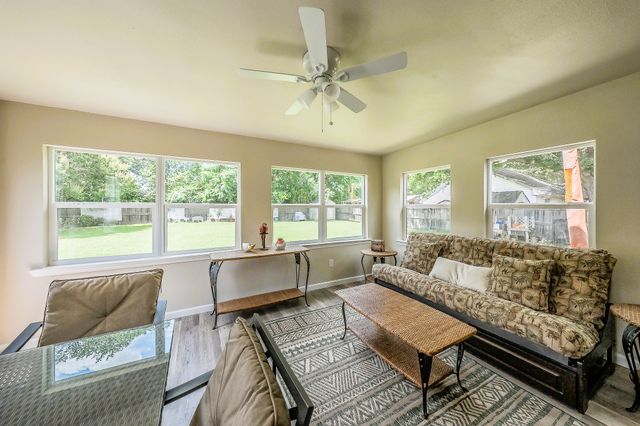 5004 Blackstone Drive, River Oaks, TX 76114