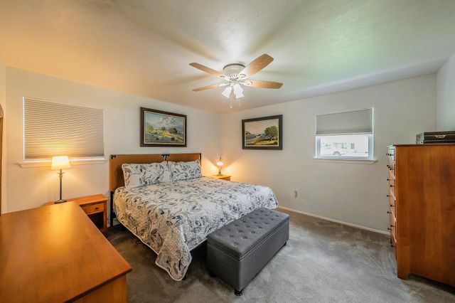 5004 Blackstone Drive, River Oaks, TX 76114