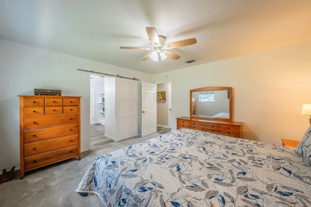 5004 Blackstone Drive, River Oaks, TX 76114