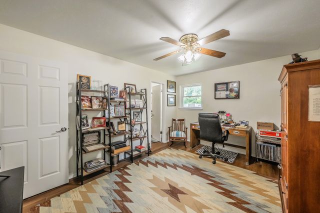 5004 Blackstone Drive, River Oaks, TX 76114
