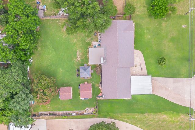 5004 Blackstone Drive, River Oaks, TX 76114