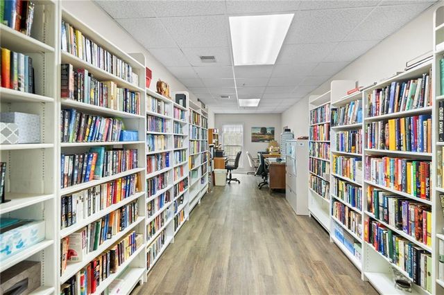 17800 E Bolger Road 412B, Independence, MO 64055