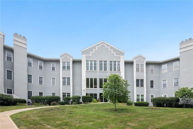 17800 E Bolger Road 412B, Independence, MO 64055