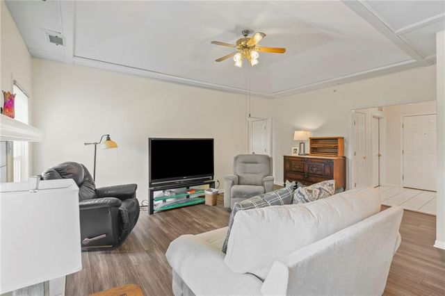 17800 E Bolger Road 412B, Independence, MO 64055