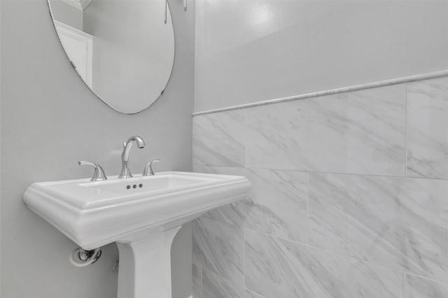 454 Stephen F Austin Drive, Conroe, TX 77302