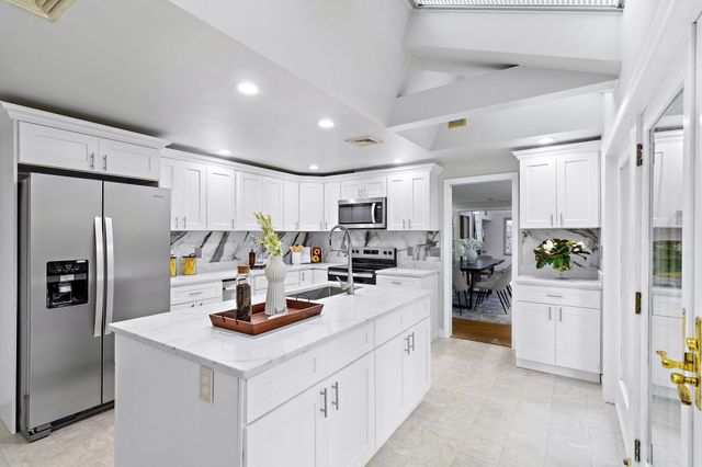 25 Forest Ridge Road, Weston, MA 02493