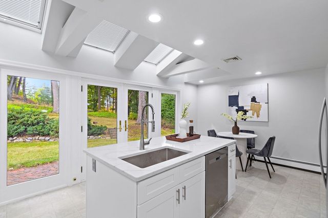 25 Forest Ridge Road, Weston, MA 02493