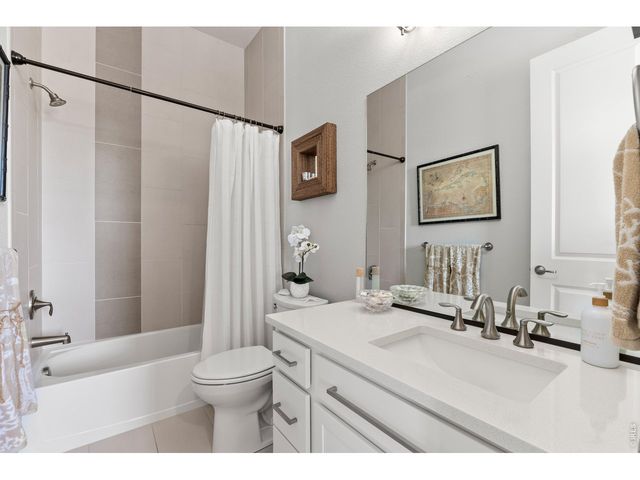 586 Greenspire Dr, Windsor, CO 80550