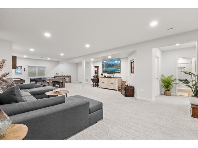 586 Greenspire Dr, Windsor, CO 80550