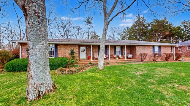 1515 Smith Dr, Lebanon, TN 37087