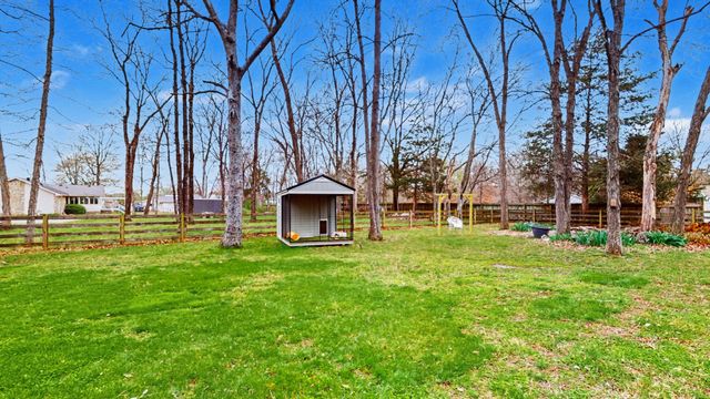 1515 Smith Dr, Lebanon, TN 37087