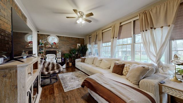 1515 Smith Dr, Lebanon, TN 37087