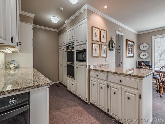 1201 Dogwood Court, Bartlesville, OK 74006