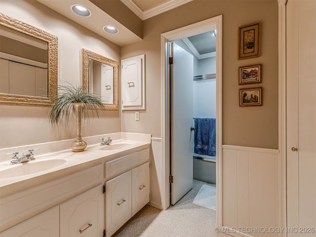 1201 Dogwood Court, Bartlesville, OK 74006