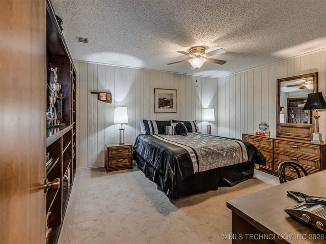 1201 Dogwood Court, Bartlesville, OK 74006