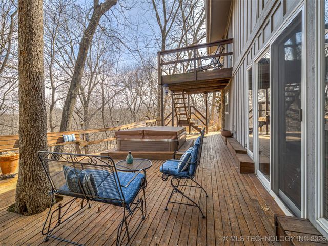 1201 Dogwood Court, Bartlesville, OK 74006