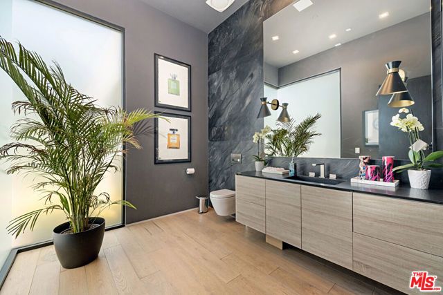 9570 Sunset Boulevard, Beverly Hills, CA 90210