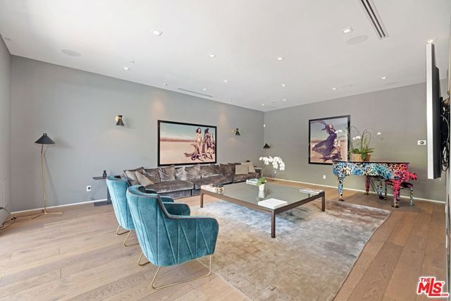 9570 Sunset Boulevard, Beverly Hills, CA 90210