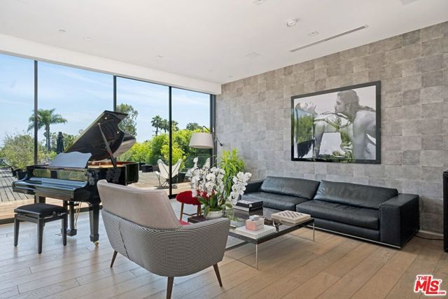 9570 Sunset Boulevard, Beverly Hills, CA 90210