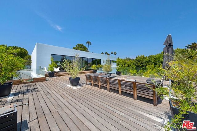 9570 Sunset Boulevard, Beverly Hills, CA 90210