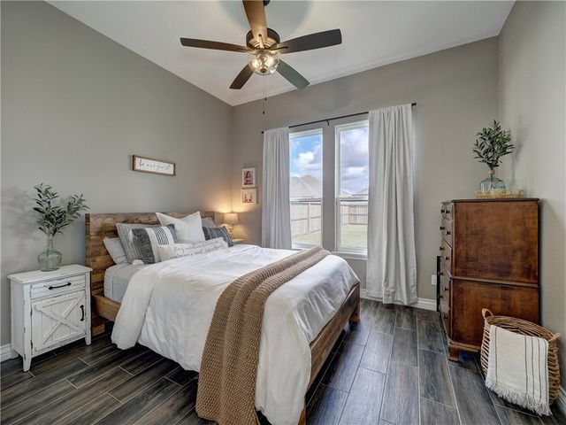 1422 Sansa St, Corpus Christi, TX 78415