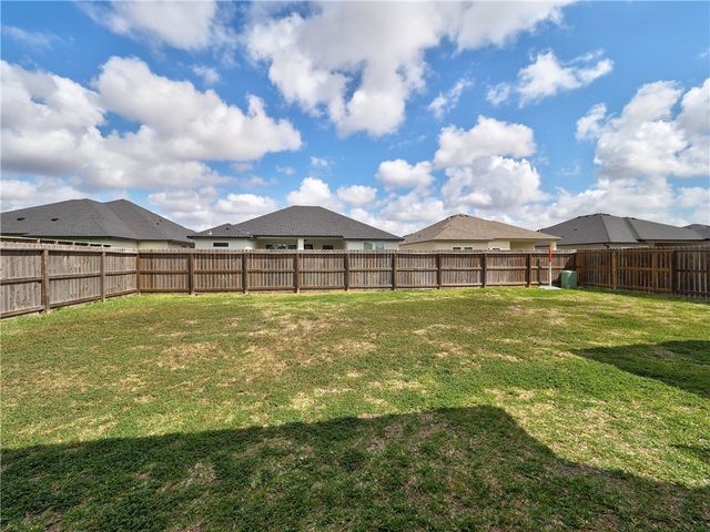 1422 Sansa St, Corpus Christi, TX 78415