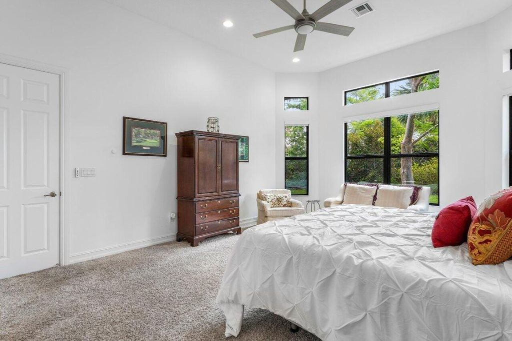 Image 19 of property listing at 9088 Leon Circle E, Parkland, FL 33076