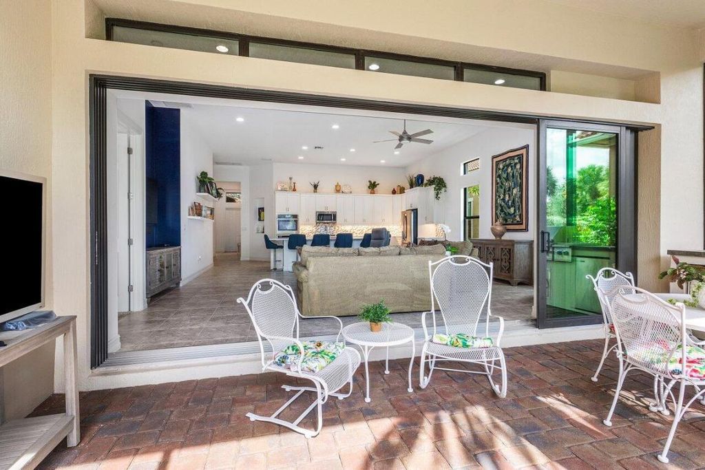 Image 25 of property listing at 9088 Leon Circle E, Parkland, FL 33076