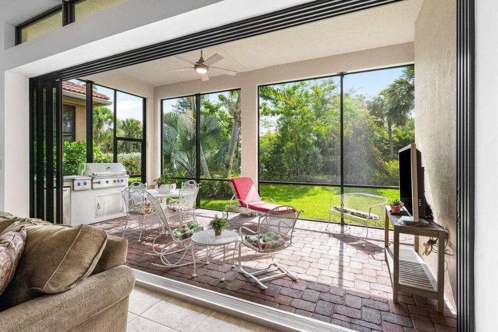 Image 27 of property listing at 9088 Leon Circle E, Parkland, FL 33076