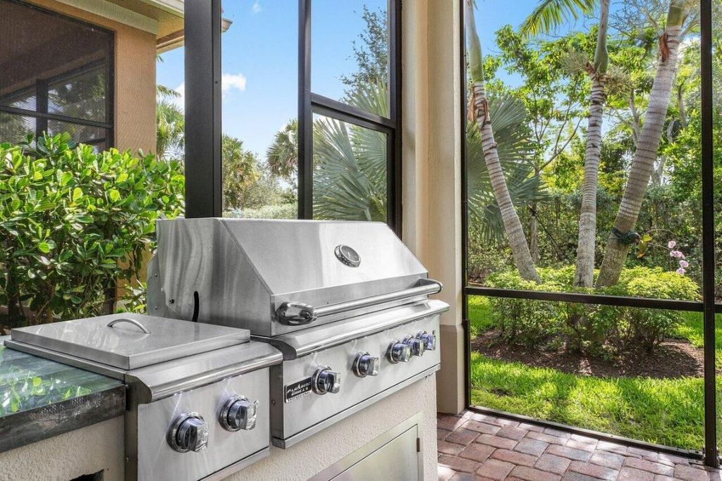 Image 28 of property listing at 9088 Leon Circle E, Parkland, FL 33076