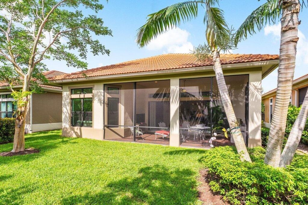 Image 3 of property listing at 9088 Leon Circle E, Parkland, FL 33076