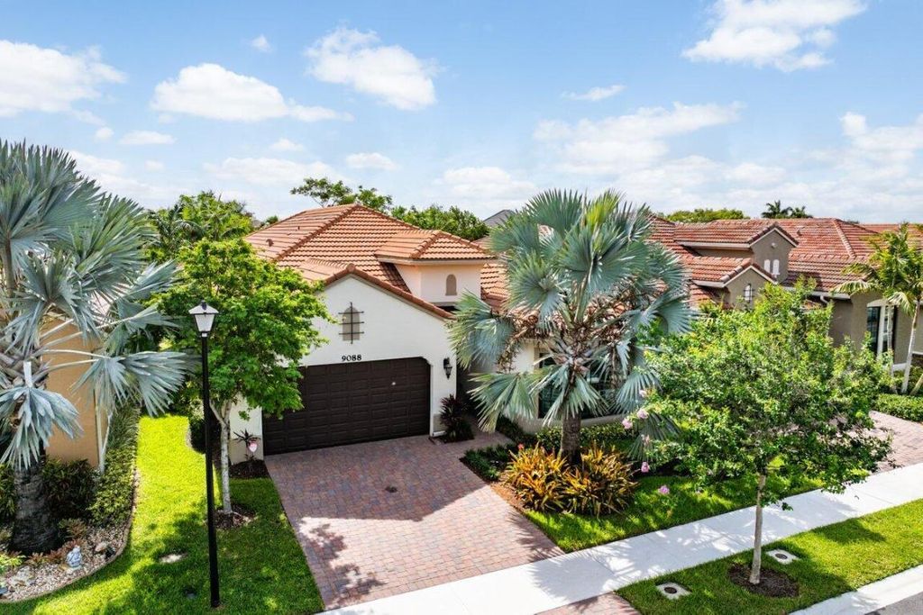 Image 32 of property listing at 9088 Leon Circle E, Parkland, FL 33076