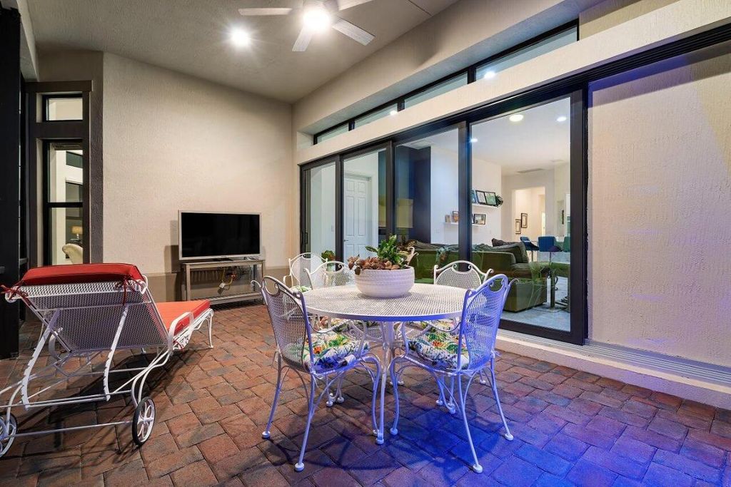 Image 41 of property listing at 9088 Leon Circle E, Parkland, FL 33076