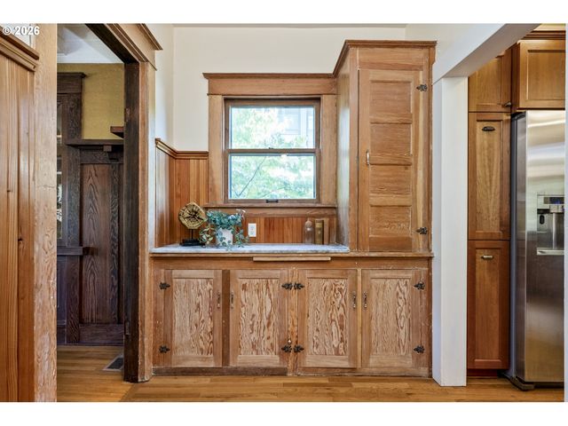 2732 Ne 15TH Ave, Portland, OR 97212