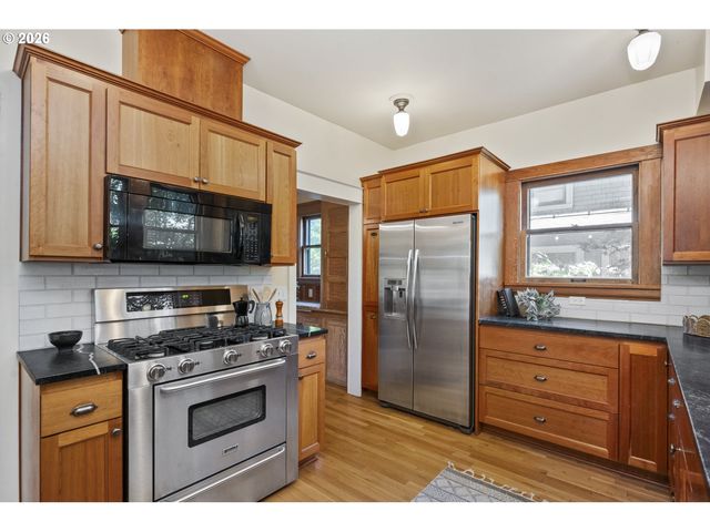 2732 Ne 15TH Ave, Portland, OR 97212