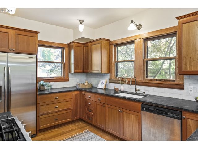 2732 Ne 15TH Ave, Portland, OR 97212